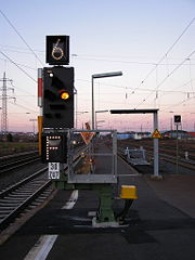 Ks-Signal mit Zs 2 in Bad Vilbel: Angezeigt wird Friedberg, alternativ wäre Nidderau an der abzweigenden Niddertalbahn.