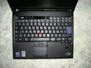 Tastatur eines ThinkPad T42 mit UltraNav und FingerPrint reader