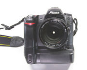 Nikon D80 (hier mit Hochformatgriff)