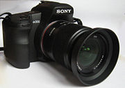 Der Sony Alpha 200 mit dem 18-70 mm Objektiv