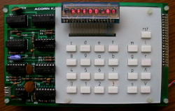 Das Anzeige-Board des Acorn System 1; dieses wurde am 9. April 1979 ausgeliefert.